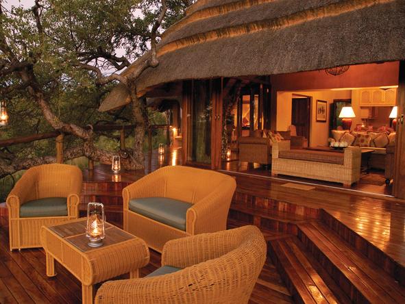 Tuningi Safari Lodge - Deck 